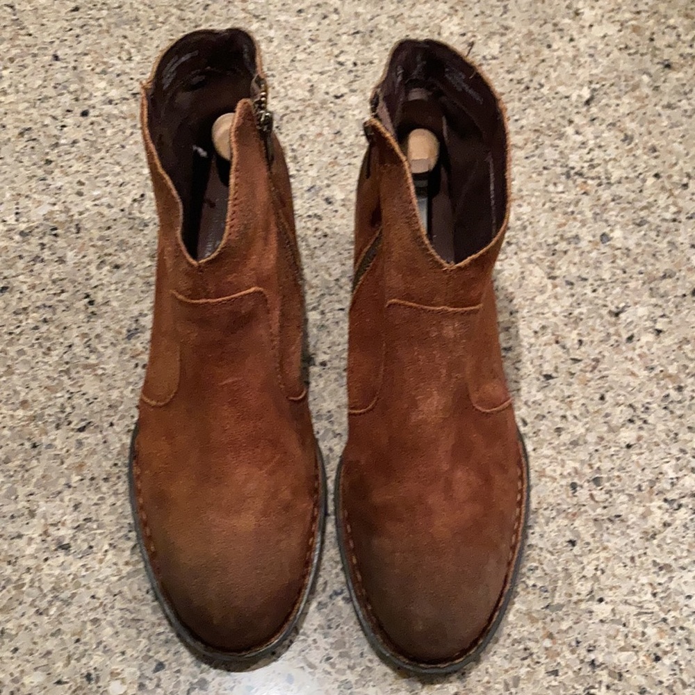 Size 10 Women’s Born Ankle Zip Booties - Picture 6 of 13